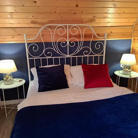 Деревянный коттедж Kapitanskie Z Sauna I Balia Z Jacuzzi *