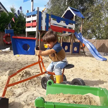 Kapitanskie Z Sauna I Balia Z Jacuzzi Деревянный коттедж *