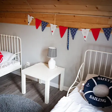 Деревянный коттедж Kapitanskie Z Sauna I Balia Z Jacuzzi *