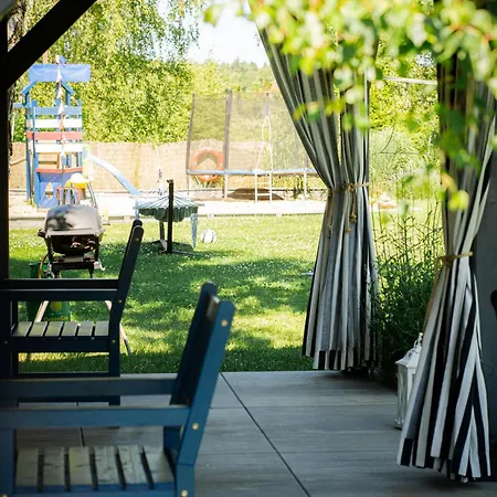 Деревянный коттедж Kapitanskie Z Sauna I Balia Z Jacuzzi Любятово