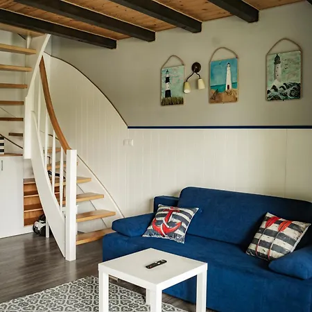 Kapitanskie Z Sauna I Balia Z Jacuzzi * Любятово