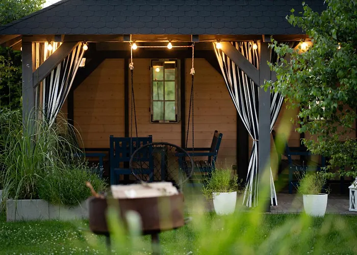 Kapitanskie Z Sauna I Balia Z Jacuzzi Alojamento de Turismo Selvagem Lubiatowo (Pomerania)