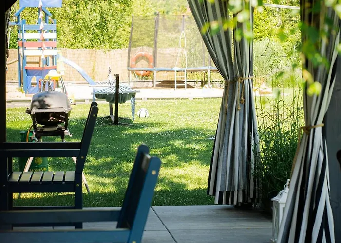 Alojamento de Turismo Selvagem Kapitanskie Z Sauna I Balia Z Jacuzzi Lubiatowo (Pomerania)